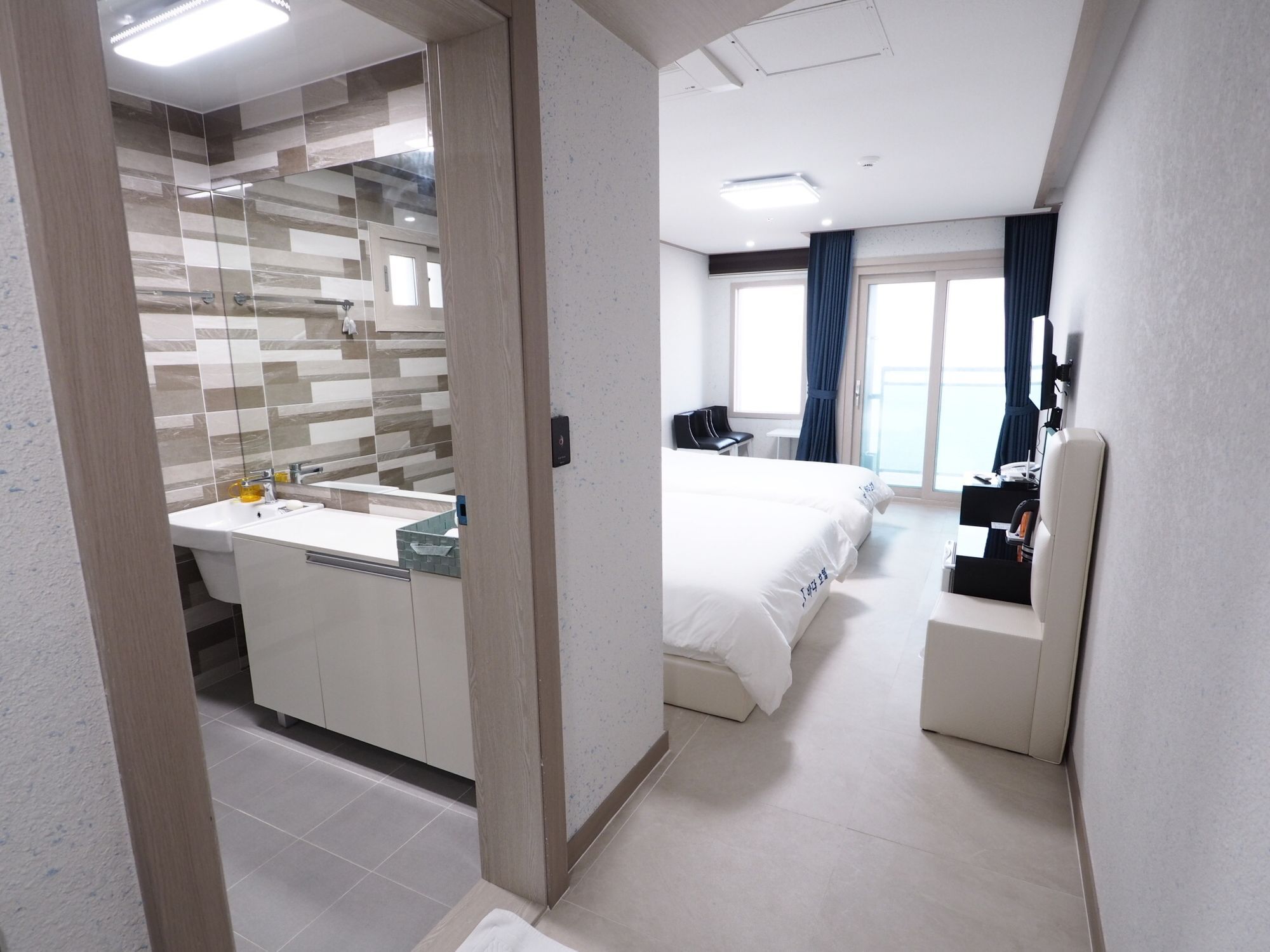 Hotel The Four Hills Jeju Esterno foto